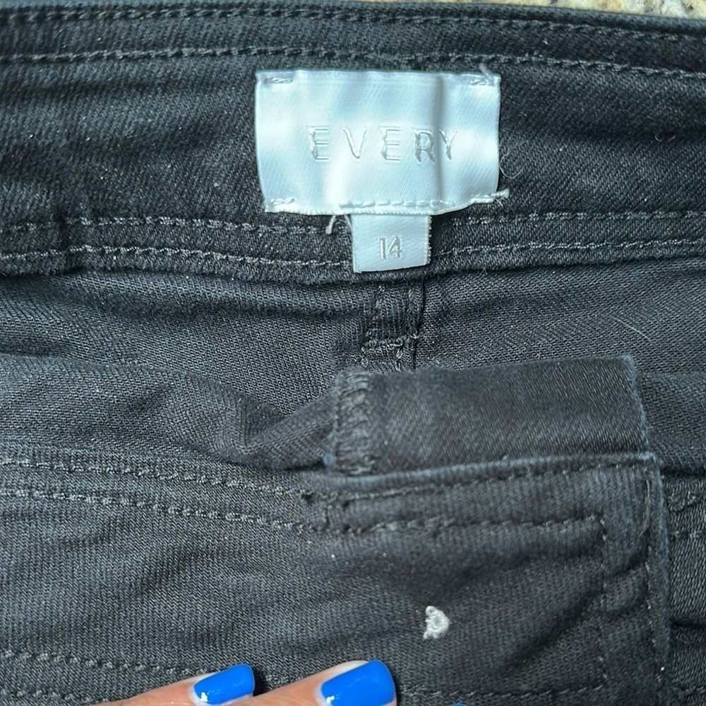 Every Wide Leg Raw Hem Cropped Denim in Black Women’s 14 Casual Trendy Classic - Picture 5 of 9